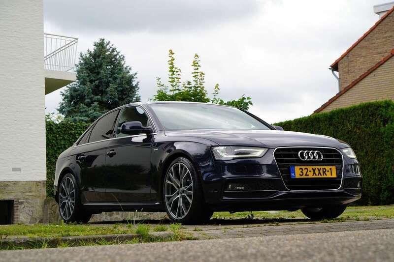 Blauw Gebruikt 2012 Audi A4 S-Line Sedan | € 9.999 (Eerlijke prijs) - Afbeelding 1/4