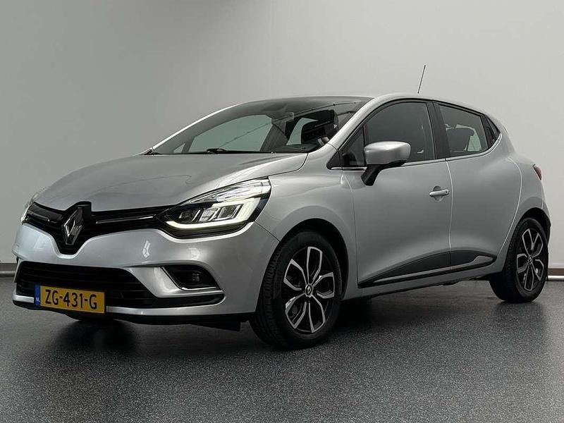 Grijs Gebruikt 2018 Renault Clio IV LIMITED Hatchback | € 9.950 (Eerlijke prijs) - Afbeelding 1/4