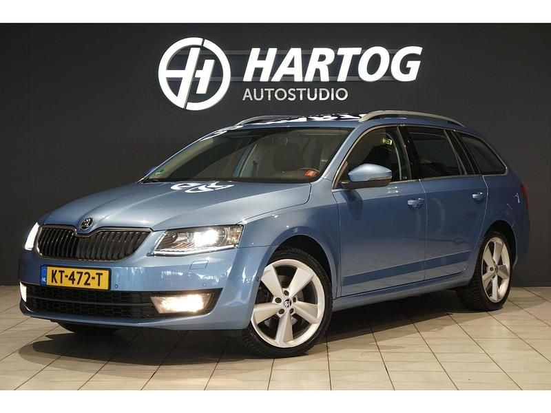 Blauw Gebruikt 2017 Skoda Octavia Business Line Stationwagen | € 13.900 - Afbeelding 1/4