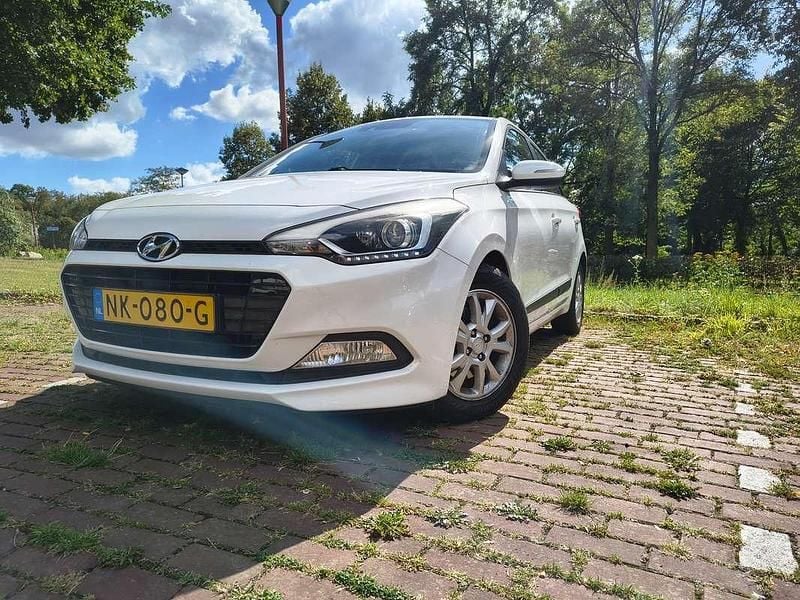 Wit Gebruikt 2017 Hyundai i20 GO! Hatchback | € 9.950 (Eerlijke prijs) - Afbeelding 1/4