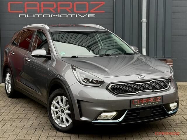 Grijs Gebruikt 2017 Kia Niro SUV | € 14.995 (Eerlijke prijs) - Afbeelding 1/4