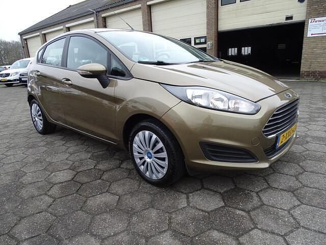Occasion Ford Fiesta Style 65 PK (47 kW) 2014 Bruin (metallic) Hatchback
