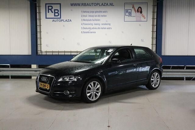 Zwart Occasion 2012 Audi A3 Ambition Hatchback | € 6.950 (Eerlijke prijs) - Afbeelding 1/4