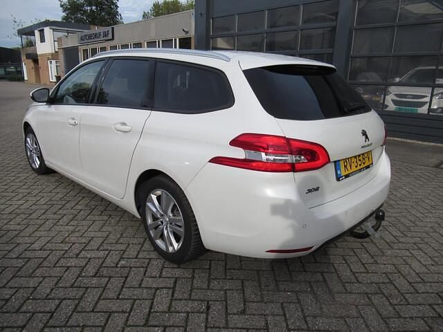 Occasion Peugeot 308 SW 110 PK (80 kW) 2018 Wit Stationwagen