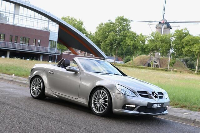 Beige Gebruikt 2005 Mercedes SLK350 AMG Cabriolet | € 22.900 - Afbeelding 1/4