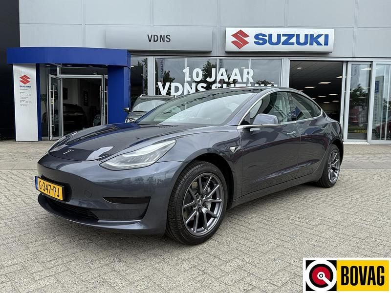 Grijs Gebruikt 2019 Tesla Model 3 Standard Range Sedan | € 24.950 - Afbeelding 1/4