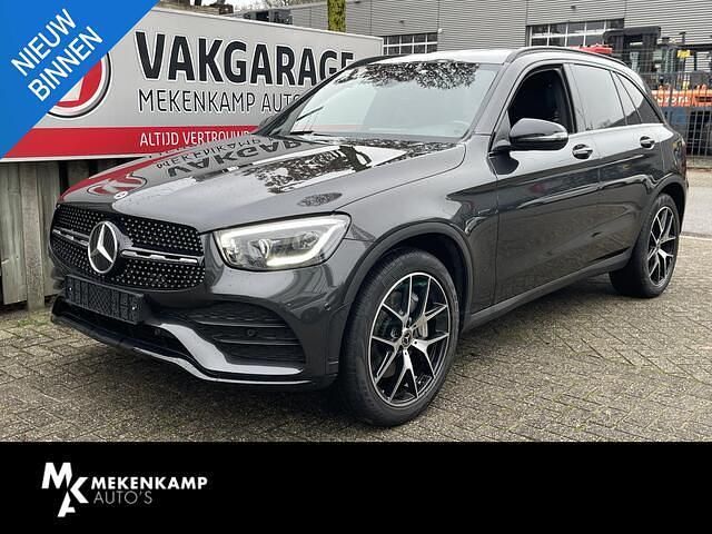 Grijs Gebruikt 2021 Mercedes GLC300 AMG line SUV | € 39.950 (Goede deal) - Afbeelding 1/4