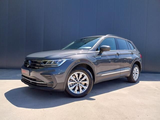 Grijs Gebruikt 2022 VW Tiguan SUV | € 30.450 (Super prijs) - Afbeelding 1/4