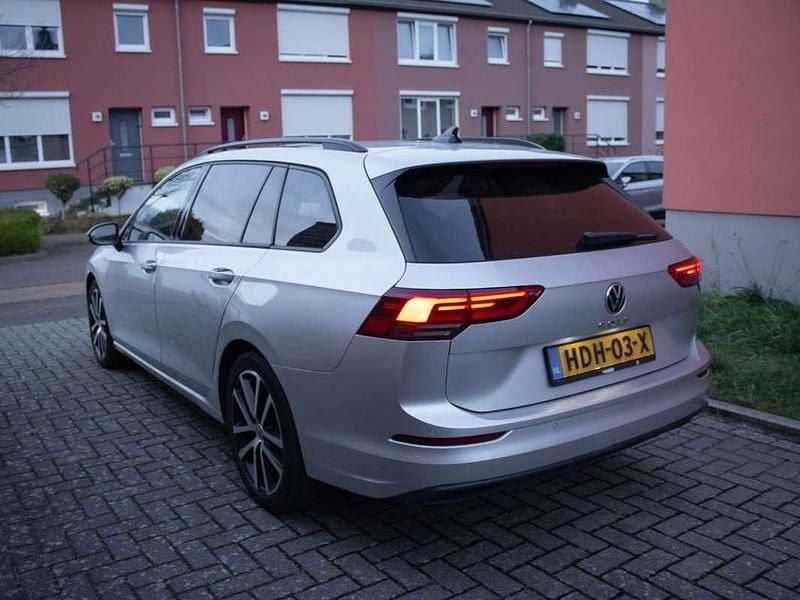 Occasion VW Golf VIII Life 116 PK (85 kW) 2022 Grijs Stationwagen