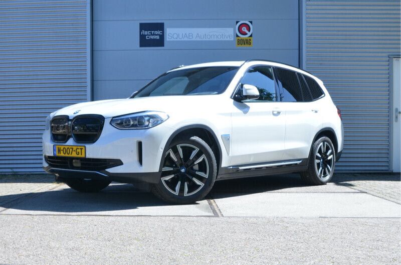 Wit, metallic lak Gebruikt 2021 BMW iX3 Executive SUV | € 35.899 (Eerlijke prijs) - Afbeelding 1/4