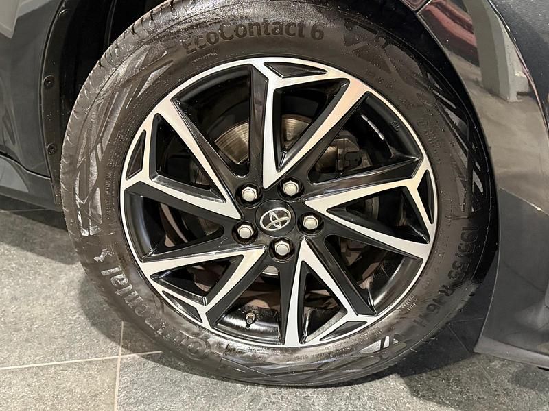 Occasion Toyota Yaris 125 PK (91 kW) 2022 Zwart Hatchback