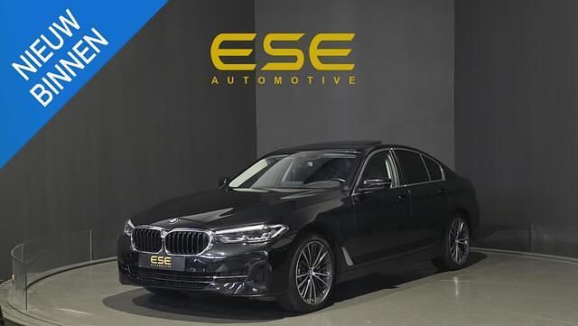 Zwart Occasion 2020 BMW 530e Executive Sedan | € 28.995 (Eerlijke prijs) - Afbeelding 1/4