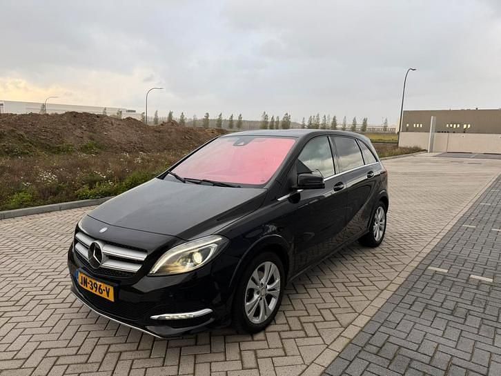 Gebruikt 2016 Mercedes B Electric Drive MPV | € 5.500 - Afbeelding 1/4