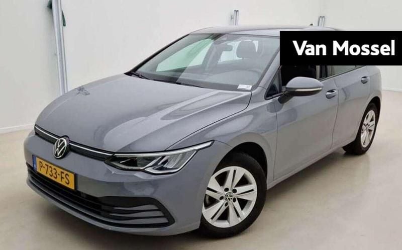 Grijs Gebruikt 2022 VW Golf VIII Life Hatchback | € 19.900 (Goede deal) - Afbeelding 1/1