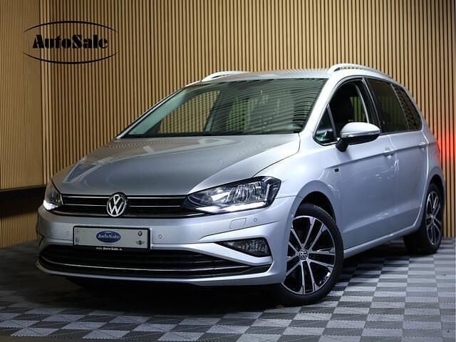 Zilver Occasion 2018 VW Golf Sportsvan Highline MPV | € 19.841 (Eerlijke prijs) - Afbeelding 1/4