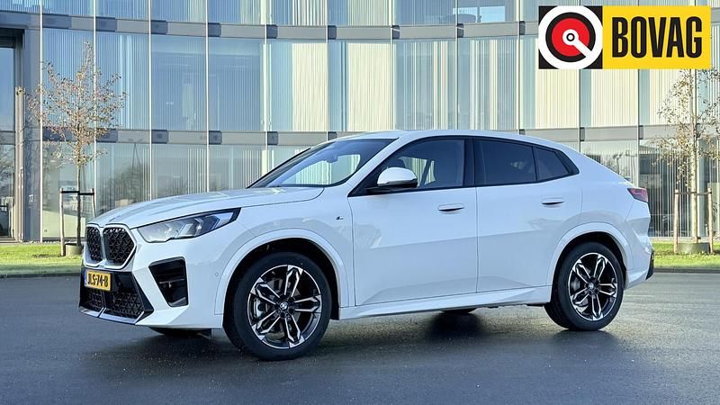 Wit Gebruikt 2025 BMW X2 Comfort Edition SUV | € 53.880 - Afbeelding 1/4
