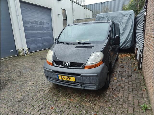 Zwart Gebruikt 2003 Renault Trafic MPV | € 1.250 (Eerlijke prijs) - Afbeelding 1/4