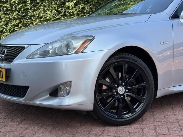 Grijs Gebruikt 2006 Lexus IS250 Business Edition Sedan | € 7.999 (Eerlijke prijs) - Afbeelding 1/4