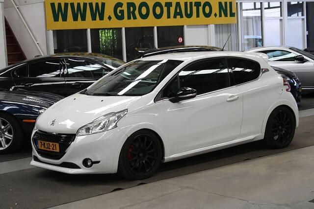 Wit Gebruikt 2013 Peugeot 208 GTi Hatchback | € 8.444 (Eerlijke prijs) - Afbeelding 1/4