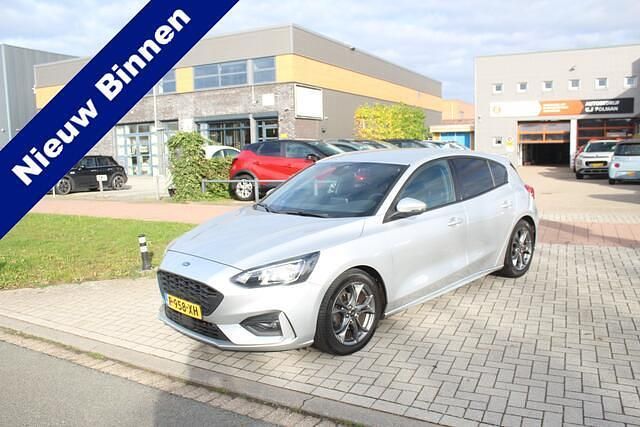 Grijs Gebruikt 2019 Ford Focus ST-Line Hatchback | € 13.950 (Super prijs) - Afbeelding 1/1