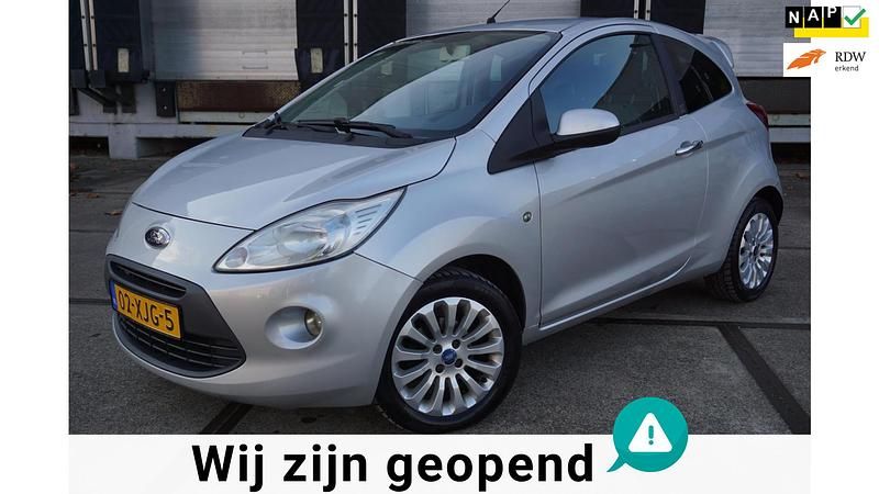 Grijs (metallic) Gebruikt 2012 Ford Ka Titanium X Hatchback | € 3.895 (Eerlijke prijs) - Afbeelding 1/4