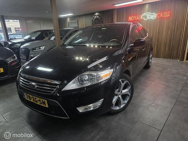 Zwart Gebruikt 2008 Ford Mondeo Ghia Hatchback | € 3.490 (Eerlijke prijs) - Afbeelding 1/4