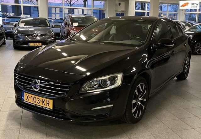 Zwart Gebruikt 2019 Volvo S60 Summum Sedan | € 21.950 - Afbeelding 1/4