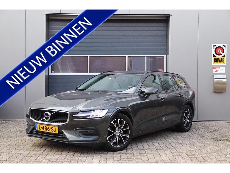 Grijs Gebruikt 2021 Volvo V60 Momentum Stationwagen | € 19.995 (Goede deal) - Afbeelding 1/4