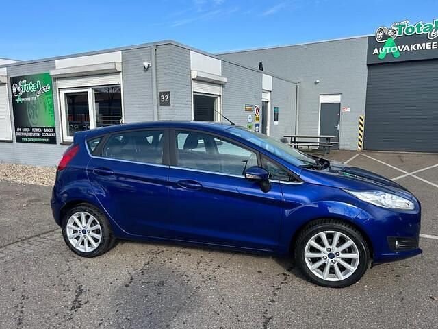 Occasion Ford Fiesta Titanium 101 PK (74 kW) 2017 Blauw (metallic) Hatchback