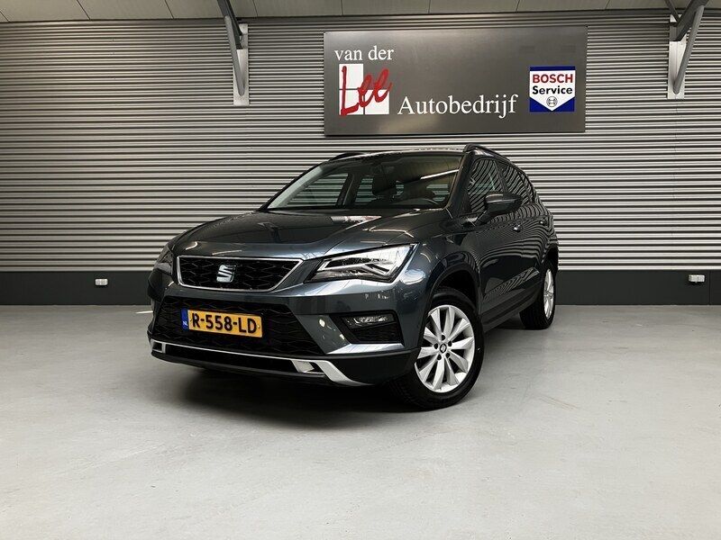 Grijs Gebruikt 2019 Seat Ateca Style SUV | € 19.445 (Eerlijke prijs) - Afbeelding 1/4