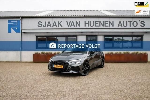 Grijs Gebruikt 2021 Audi A3 Sportback Competition Hatchback | € 38.950 - Afbeelding 1/4
