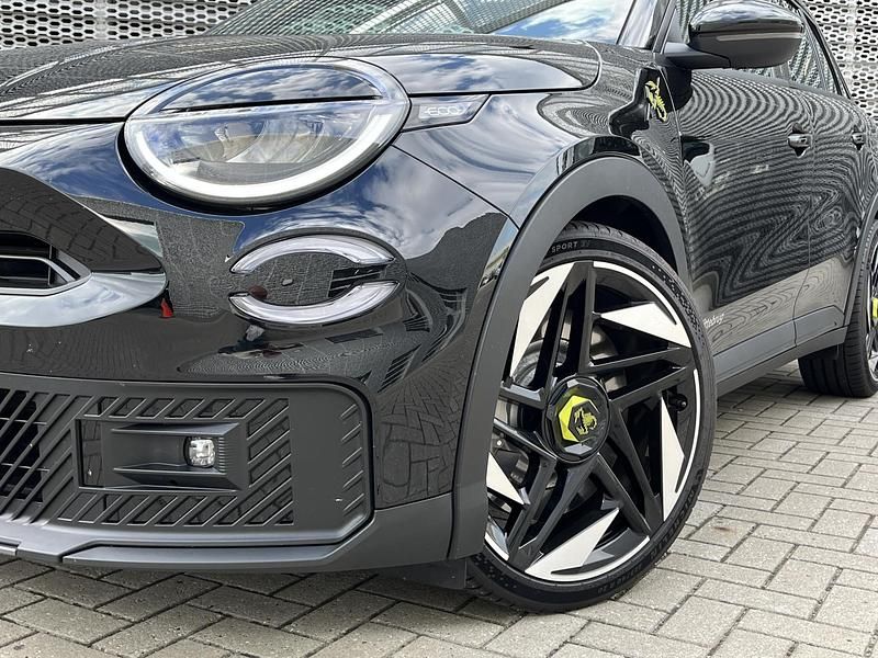 Occasion Abarth 600e Turismo 177 kW (241 PK) 2025 Zwart SUV