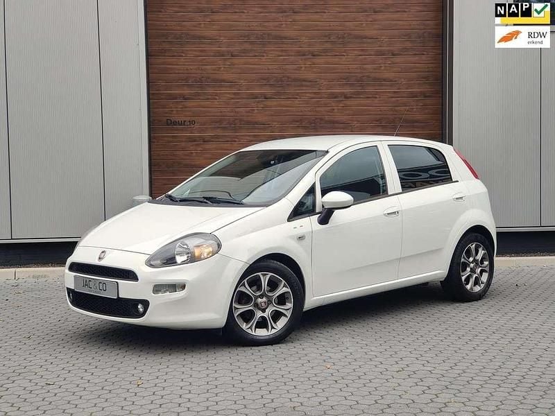 Wit Gebruikt 2016 Fiat Punto Evo Lounge Hatchback | € 7.900 (Iets duurder) - Afbeelding 1/4