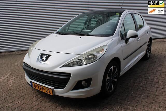 Wit Gebruikt 2010 Peugeot 207 Hatchback | € 2.250 (Eerlijke prijs) - Afbeelding 1/4