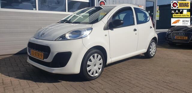 Wit Gebruikt 2012 Peugeot 107 Hatchback | € 2.999 (Eerlijke prijs) - Afbeelding 1/4