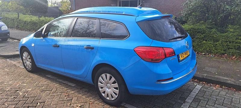 Occasion Opel Astra 95 PK (69 kW) 2013 Blauw Van
