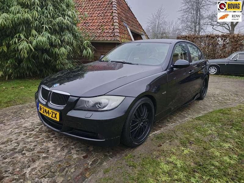 Zwart Gebruikt 2007 BMW 318 Sedan | € 3.500 - Afbeelding 1/4