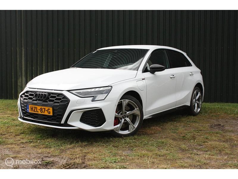 Occasion Audi A3 Sportback Competition 245 PK (180 kW) 2022 Wit Hatchback