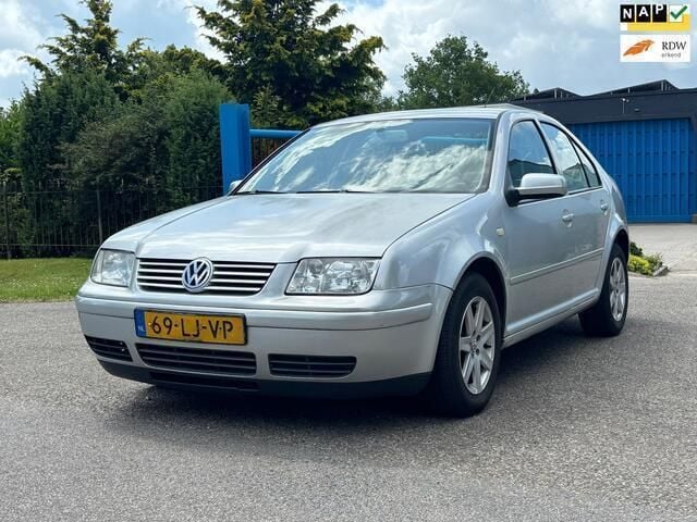Grijs Gebruikt 2003 VW Bora Comfortline Sedan | € 1.250 (Goede deal) - Afbeelding 1/4