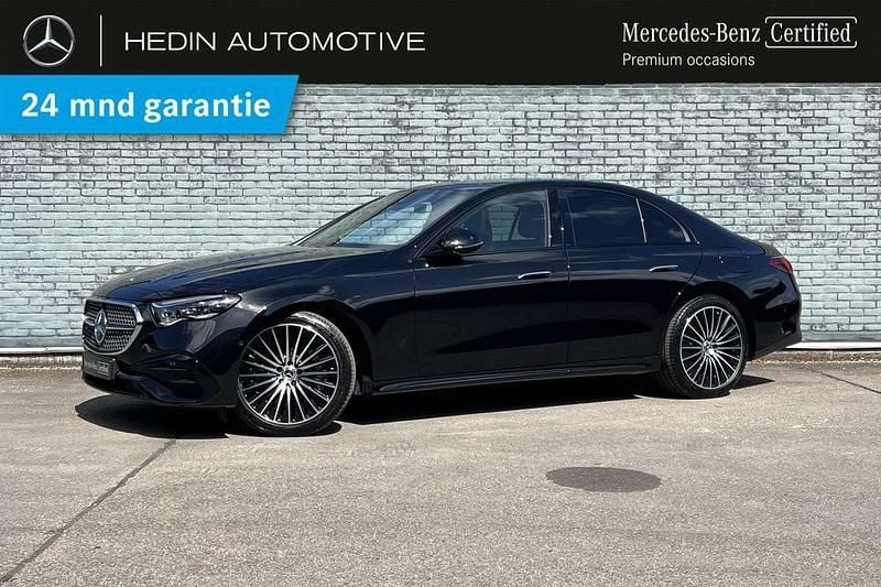 Zwart, metallic lak Gebruikt 2024 Mercedes E300 AMG line Sedan | € 76.900 - Afbeelding 1/4