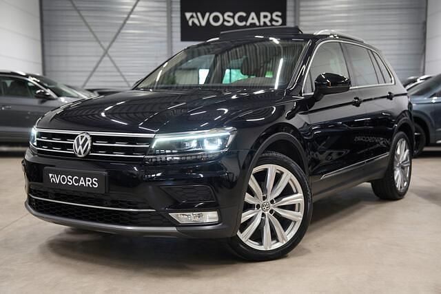 Zwart Gebruikt 2017 VW Tiguan Highline SUV | € 24.995 (Eerlijke prijs) - Afbeelding 1/3