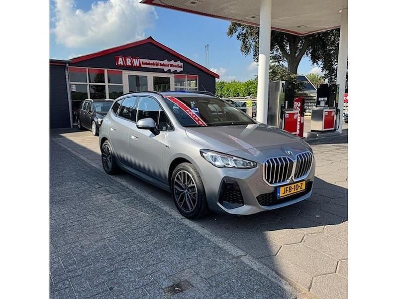 Grijs Gebruikt 2023 BMW 225 Active Tourer M Sport MPV | € 34.950 (Eerlijke prijs) - Afbeelding 1/4