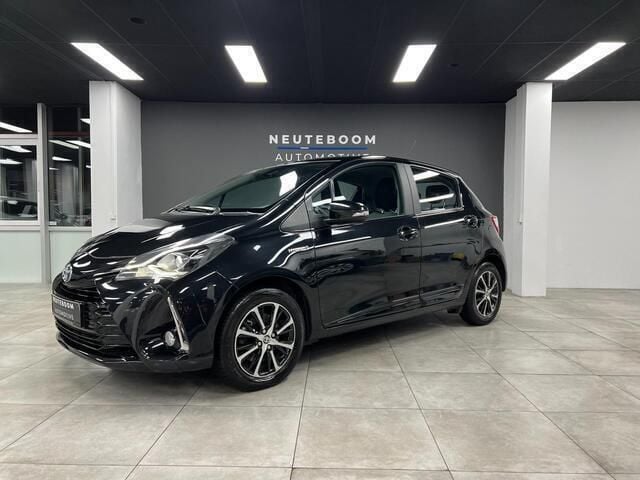 Occasion Toyota Yaris Executive 101 PK (74 kW) 2018 Zwart Hatchback