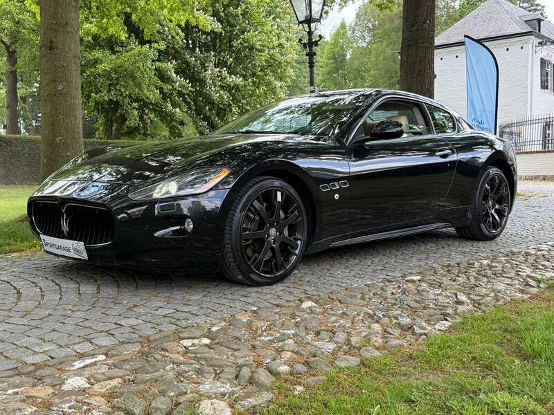 Zwart Gebruikt 2009 Maserati Granturismo GT Coupé | € 57.500 - Afbeelding 1/4