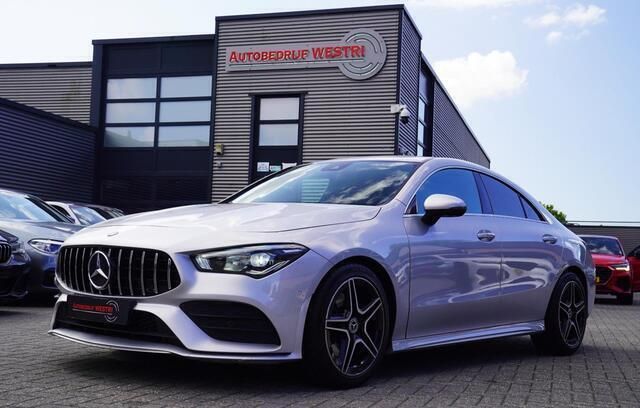 Grijs Gebruikt 2020 Mercedes CLA220 Premium Plus Sedan | € 27.995 (Super prijs) - Afbeelding 1/4