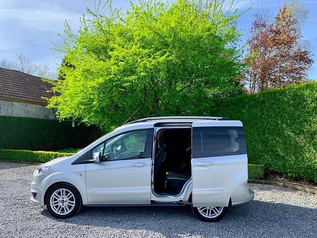 Occasion Ford Tourneo Titanium 75 PK (55 kW) 2018 Zilver Stationwagen