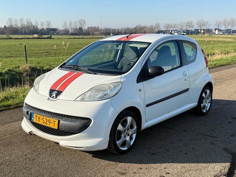 Wit Gebruikt 2008 Peugeot 107 Urban Move Hatchback | € 1.200 (Goede deal) - Afbeelding 1/4