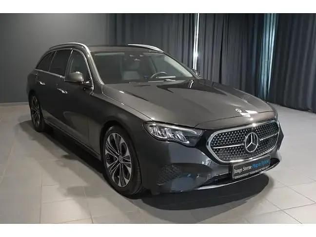 Gebruikt 2024 Mercedes E300 Avantgarde Stationwagen | € 51.400 (Goede deal) - Afbeelding 1/4
