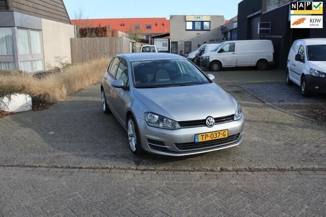 Grijs Gebruikt 2015 VW Golf VII Highline Hatchback | € 10.500 (Goede deal) - Afbeelding 1/4