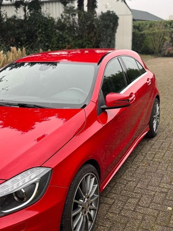 Occasion Mercedes A180 175 PK (128 kW) 2013 Rood Hatchback